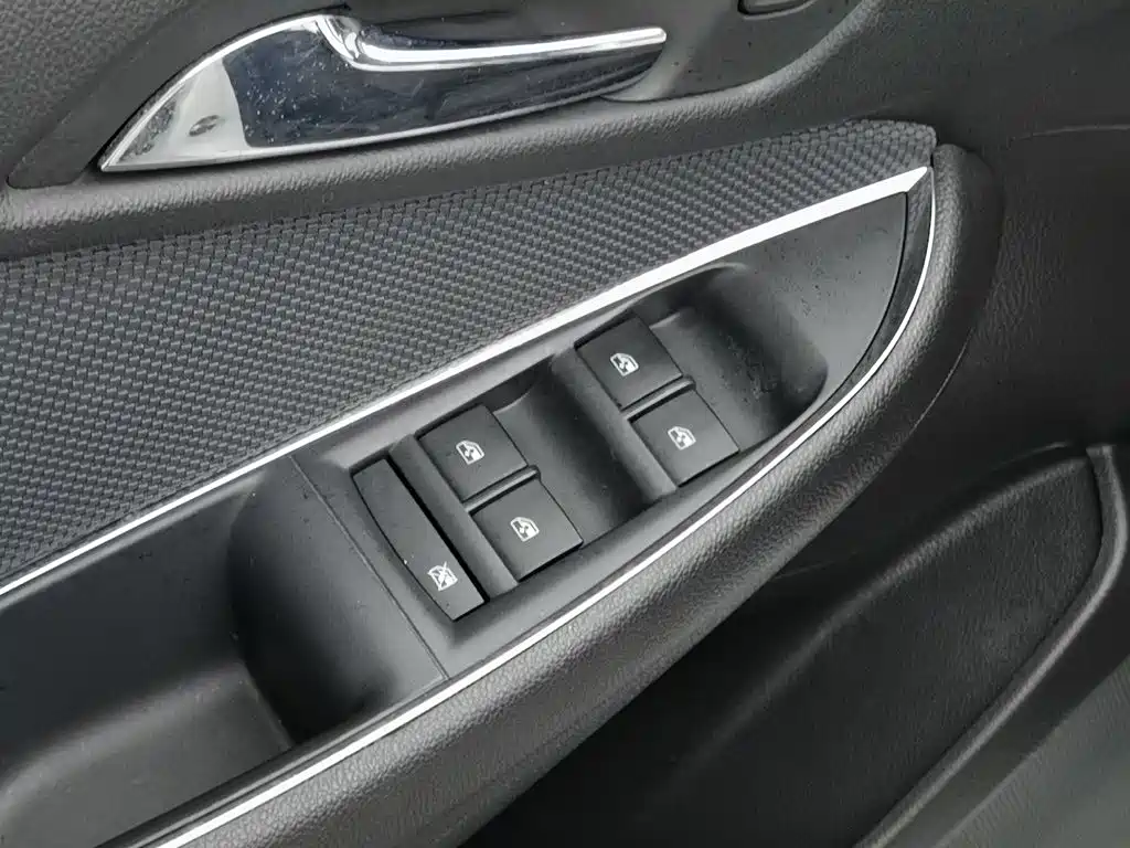 Chevrolet Cruze — миниатюра 9