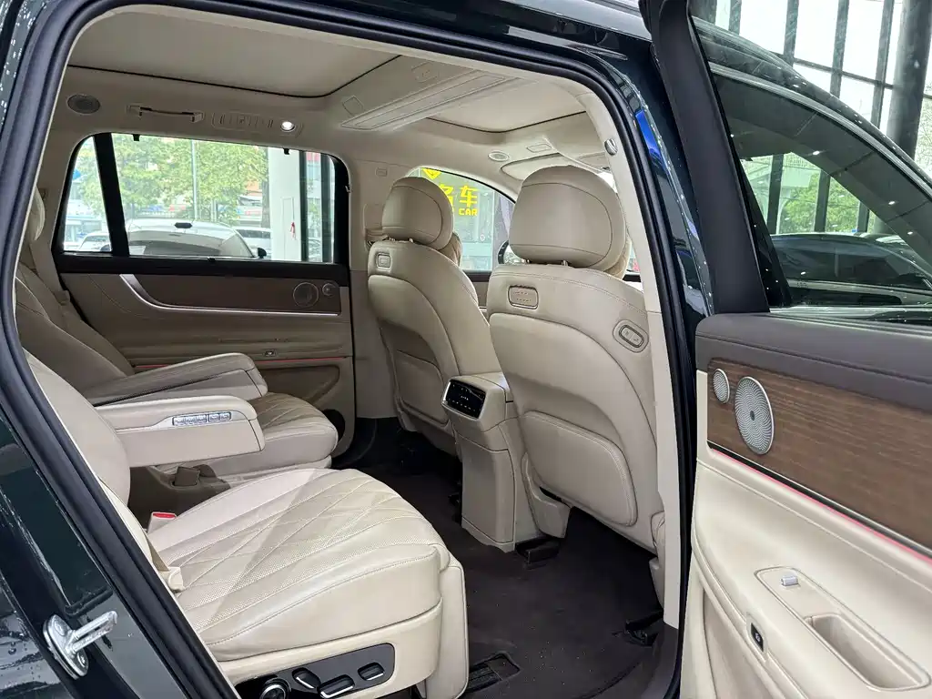 AITO ASK THE WORLD M9