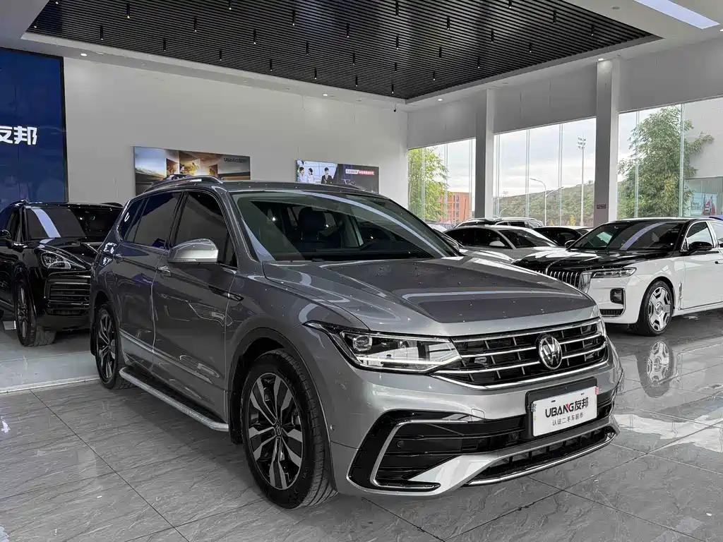 Volkswagen Tiguan L L 2022 330TSI AT R-Line