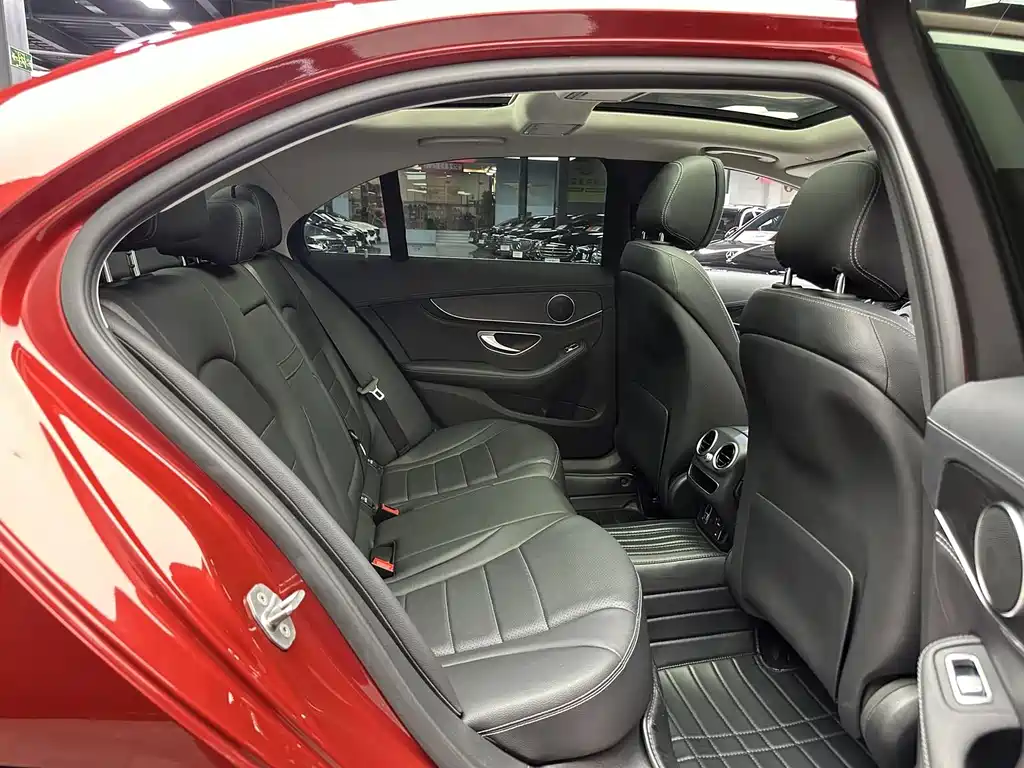 Mercedes-Benz C-Class — миниатюра 6