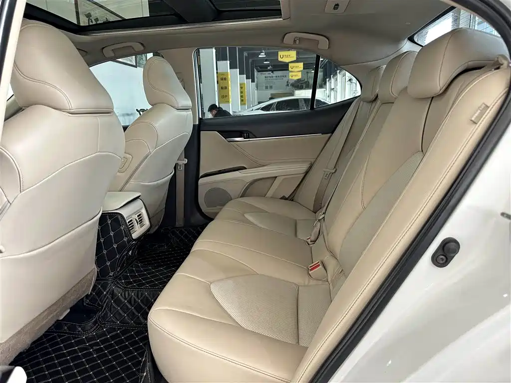 Toyota Camry 2019 2.5G Luxury VI