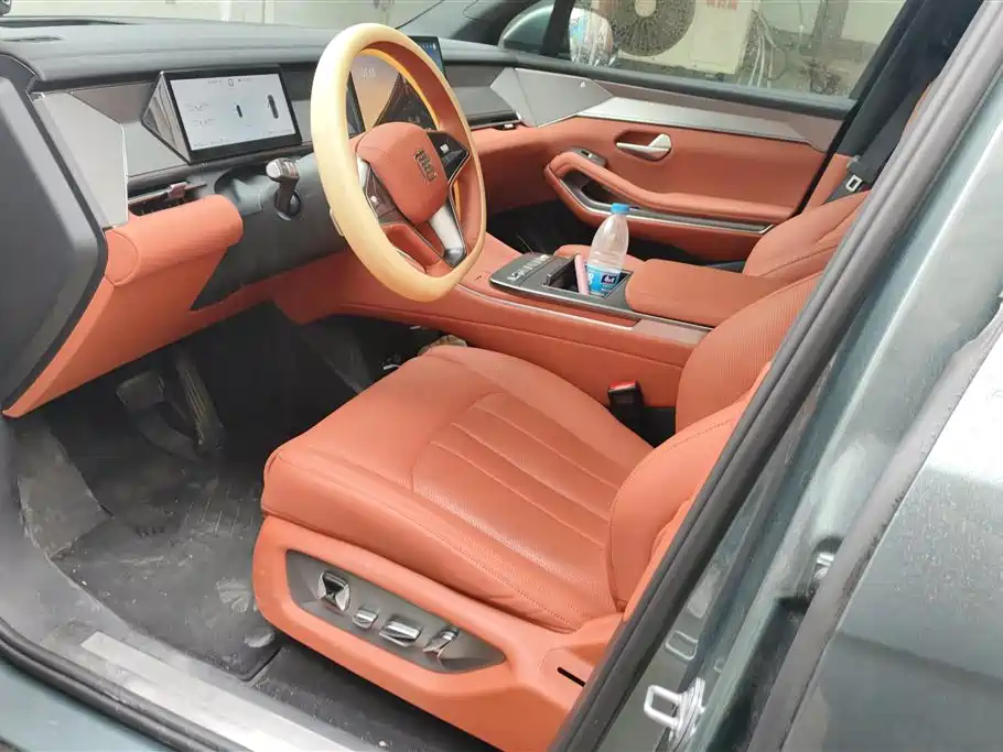 BYD Tang L L 2025 DM 200KM Flagship