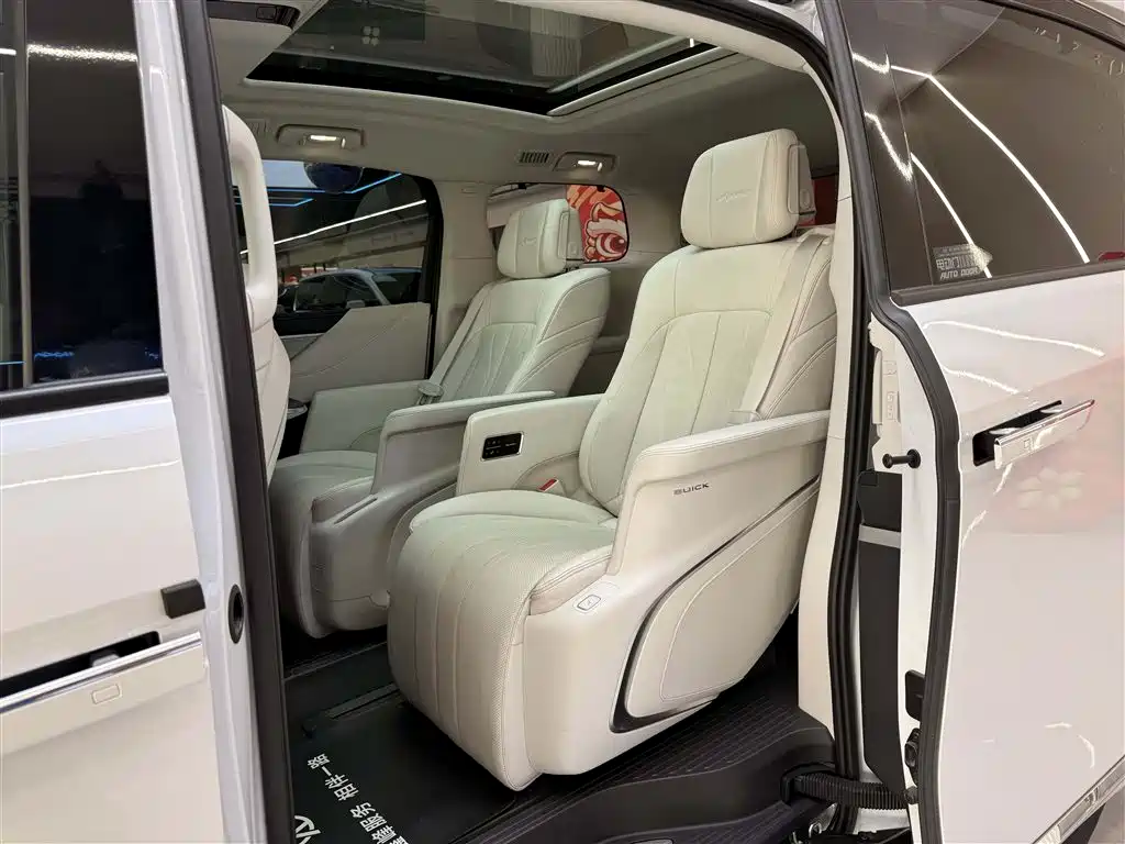 BUICK GL8 NEW ENERGY