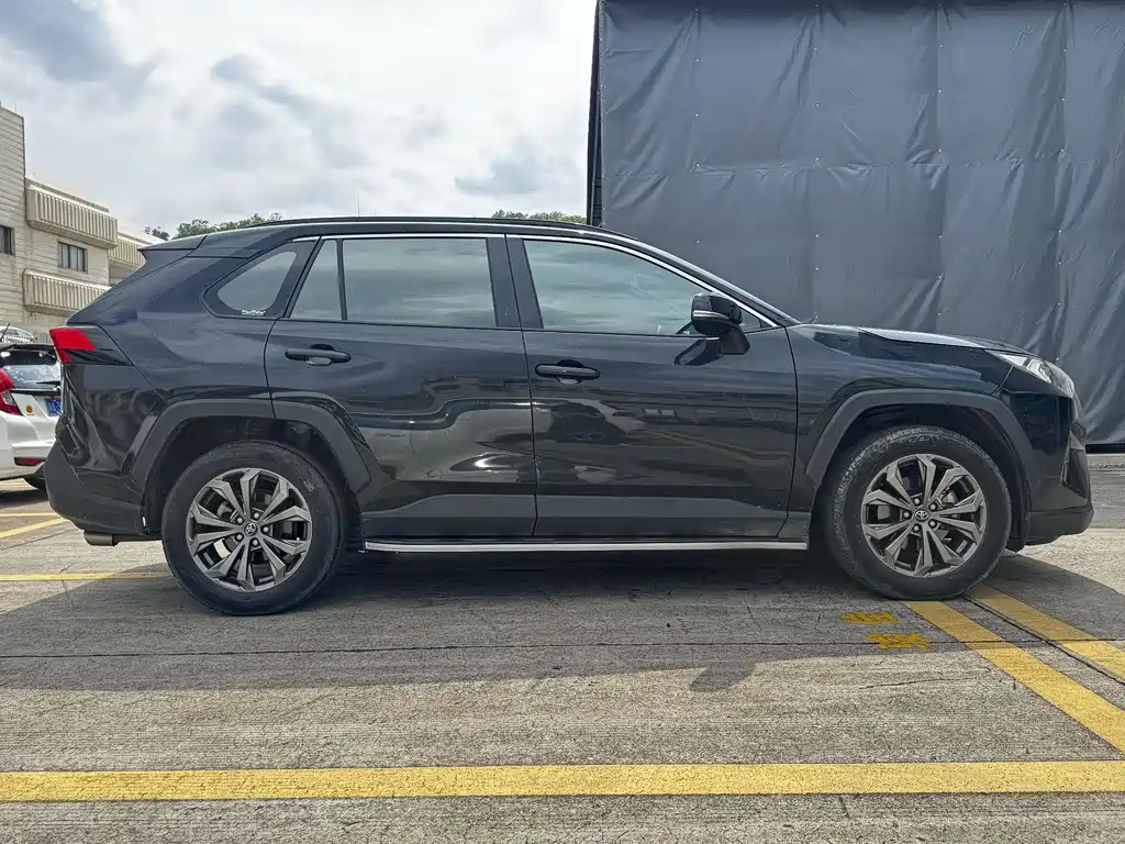 Toyota RAV4 2023 2.0L CVT