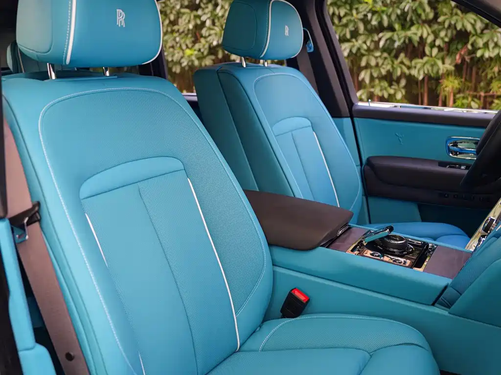 Rolls-Royce Cullinan — миниатюра 20