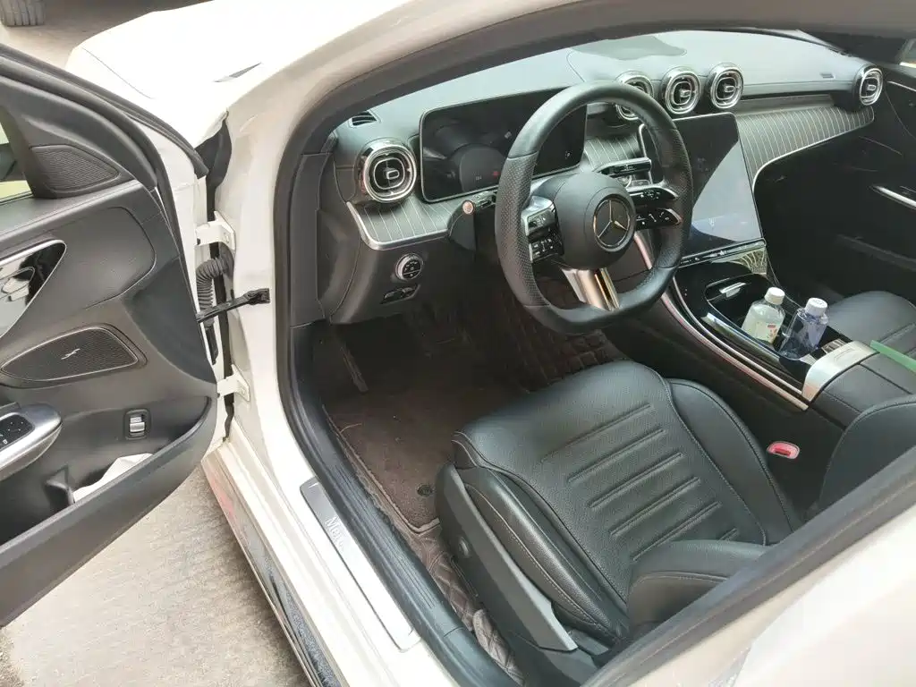 Mercedes-Benz C-Class — миниатюра 17