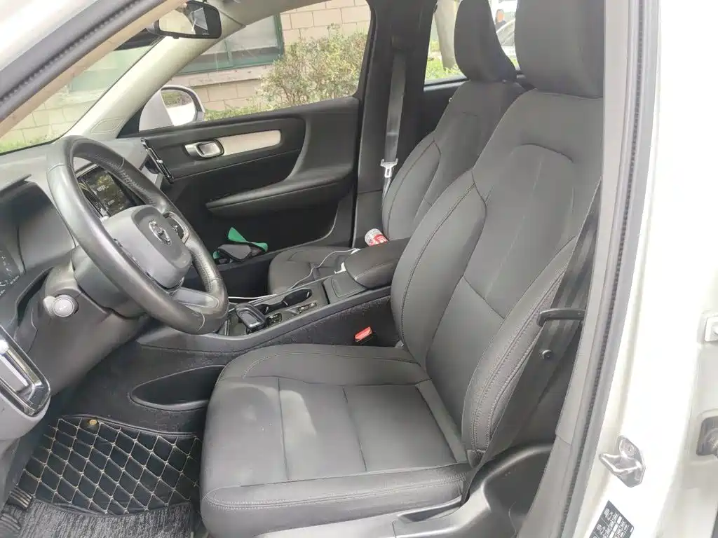 Volvo XC40 — миниатюра 8