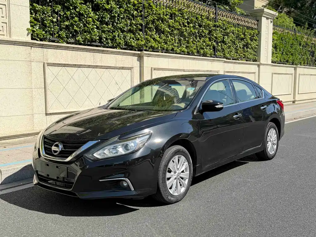 Купить Nissan Teana