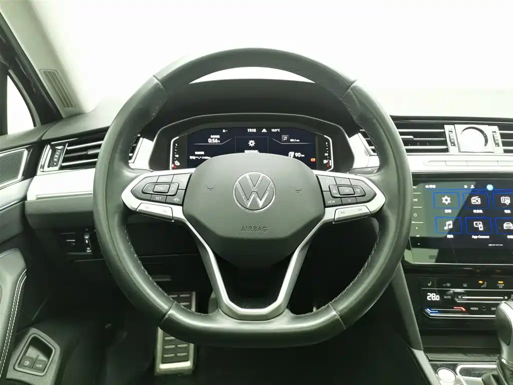 VOLKSWAGEN MAGOTAN GTE PLUG IN HYBRID