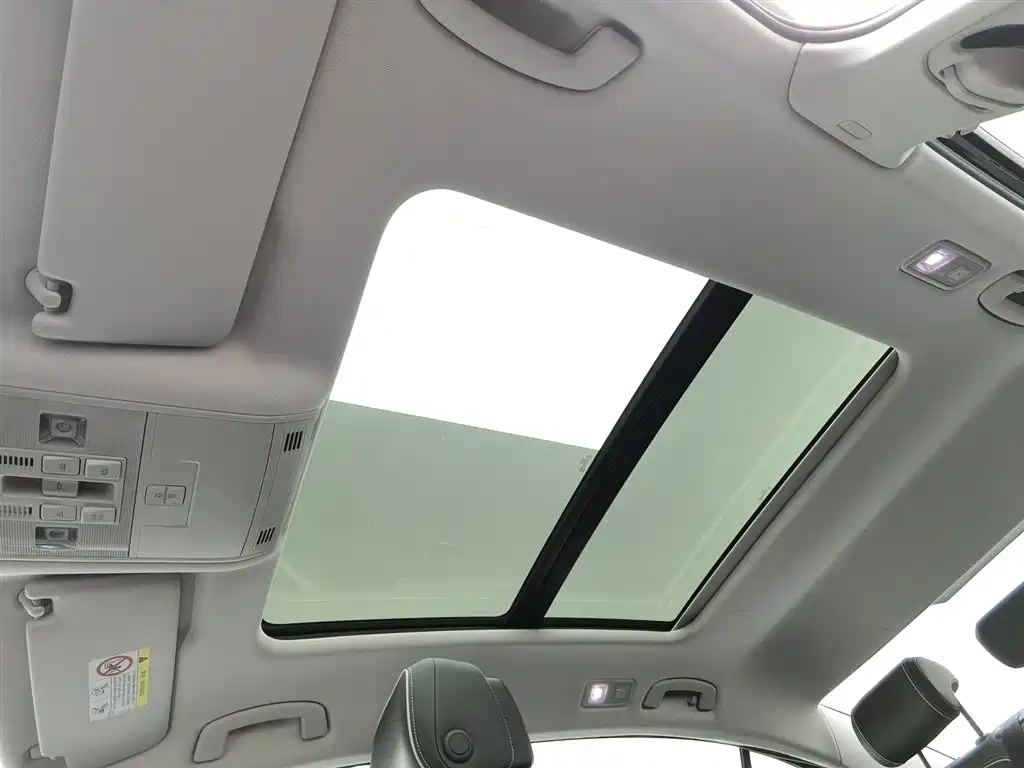 VOLKSWAGEN MAGOTAN GTE PLUG IN HYBRID