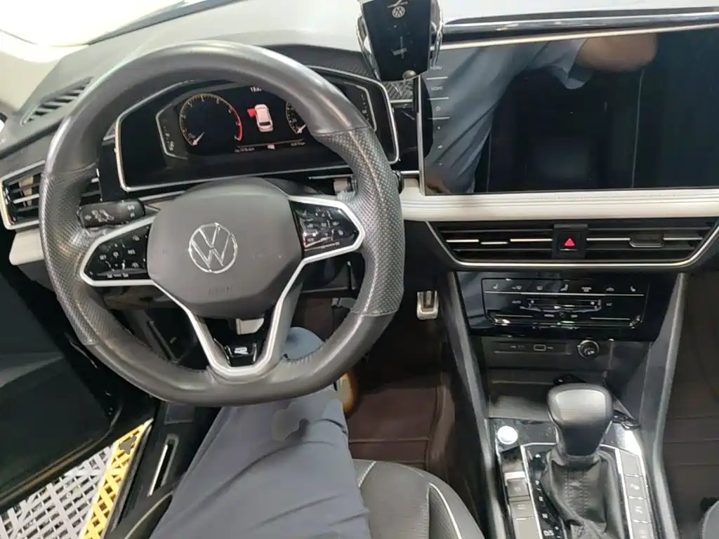 Volkswagen Tiguan L — миниатюра 10
