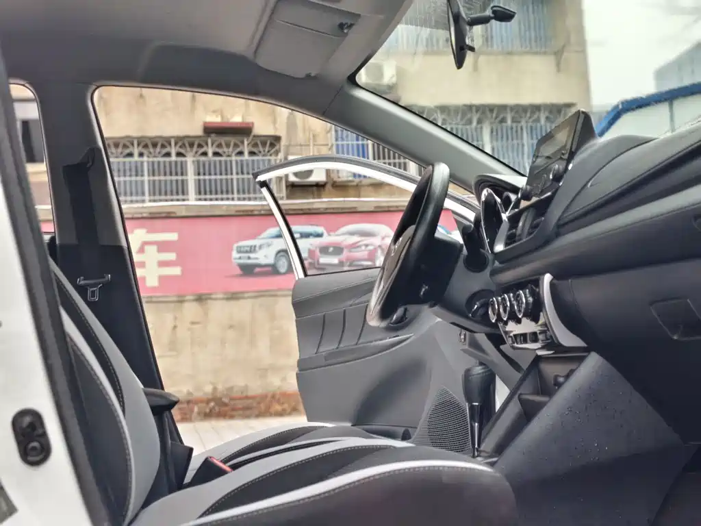 TOYOTA YARIS L ZHIXUAN