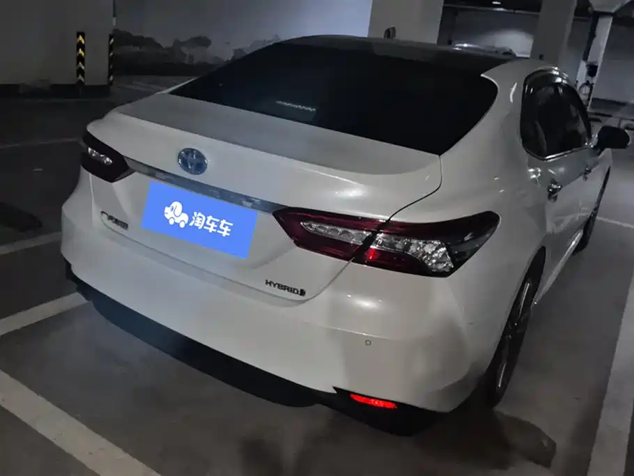 TOYOTA CAMRY