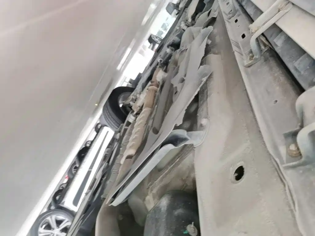 Jeep Commander — миниатюра 6