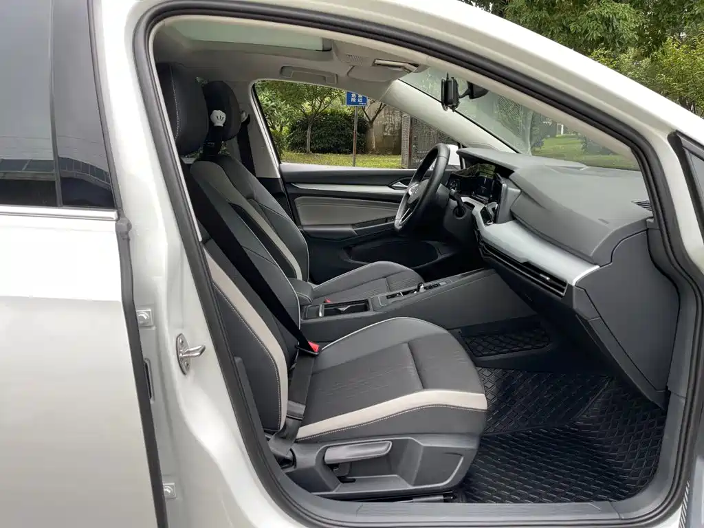 Volkswagen Golf — миниатюра 18