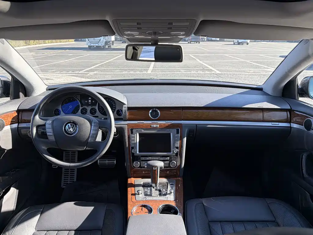 Volkswagen Phaeton — миниатюра 5