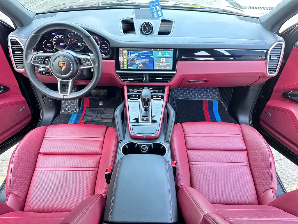 Porsche Cayenne — миниатюра 9