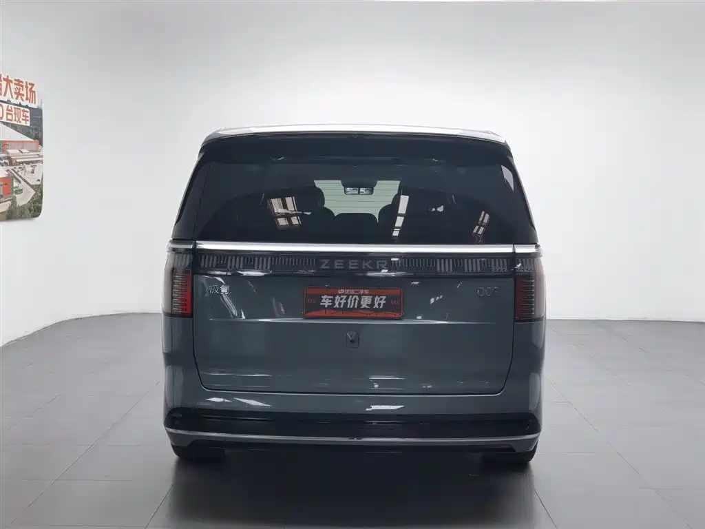 Zeekr 009 2024 мест 108kWh