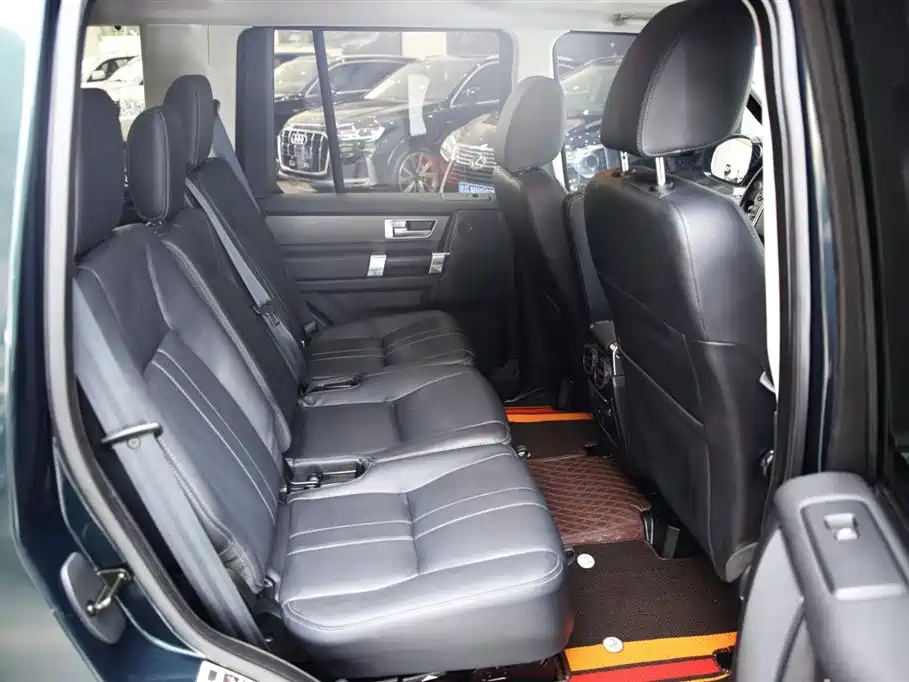 Land Rover Discovery 2015 3.0 SC V6 HSE