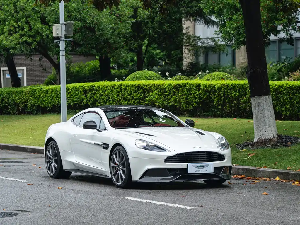 Aston Martin Vanquish — миниатюра 4