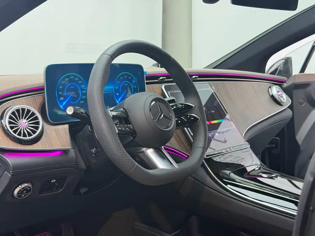 Mercedes-Benz EQE 2025 500 4MATIC