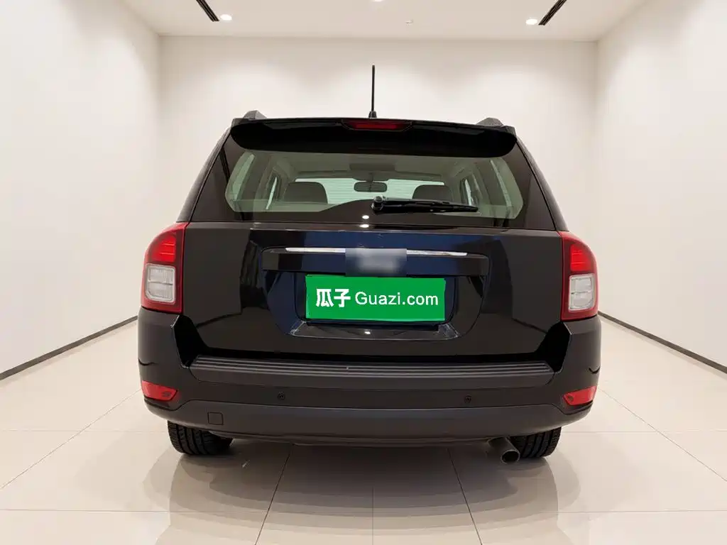 Jeep Compass (Import) — миниатюра 5