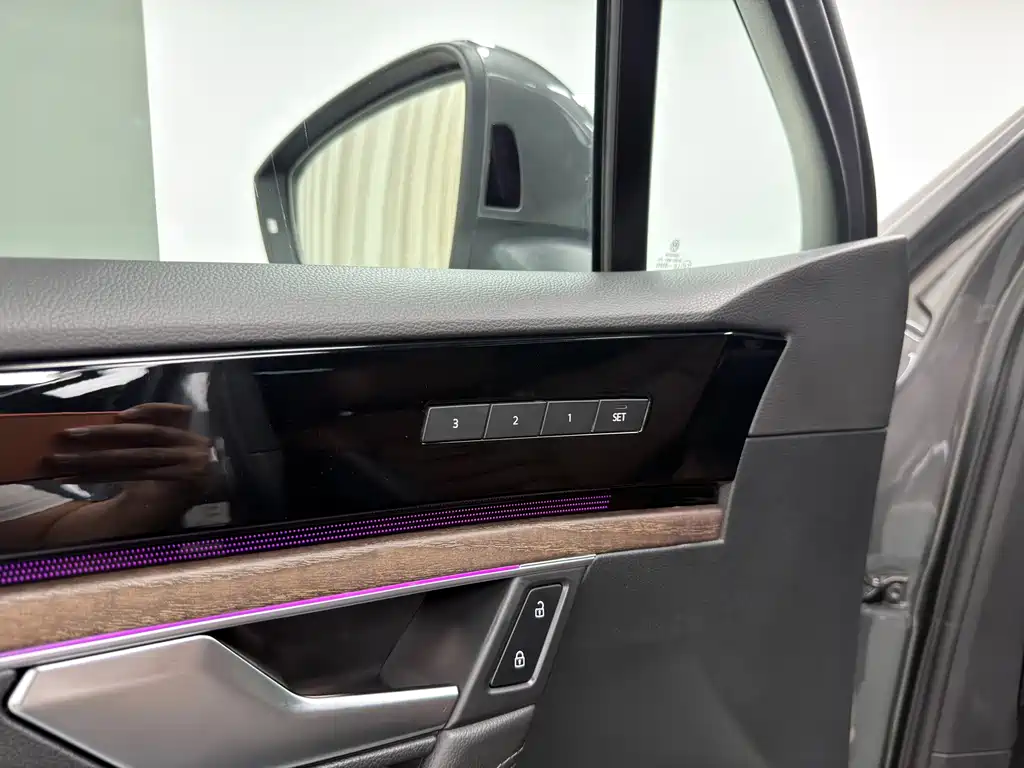 Volkswagen Touareg — миниатюра 22