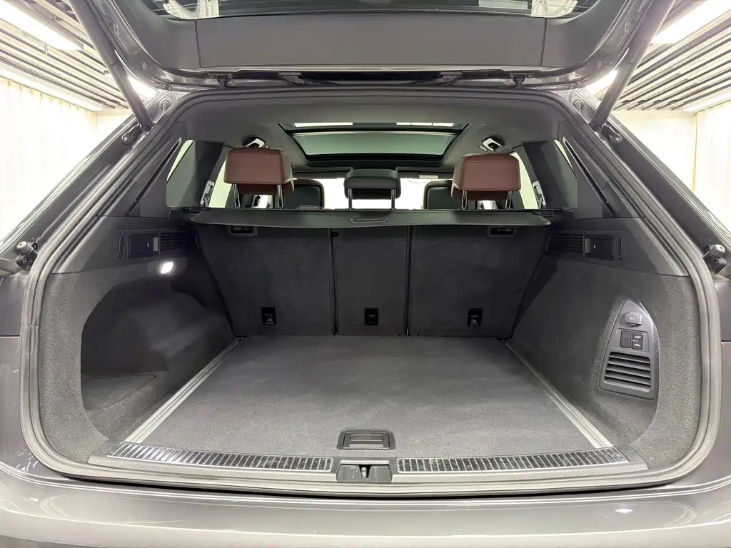 Volkswagen Touareg — миниатюра 24