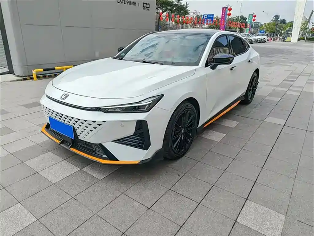 Changan UNI-V 2024 1.5T Luxury Sport