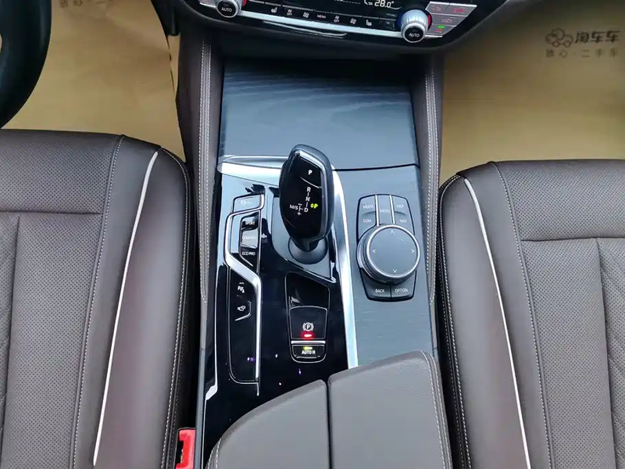 BMW 5 Series — миниатюра 16