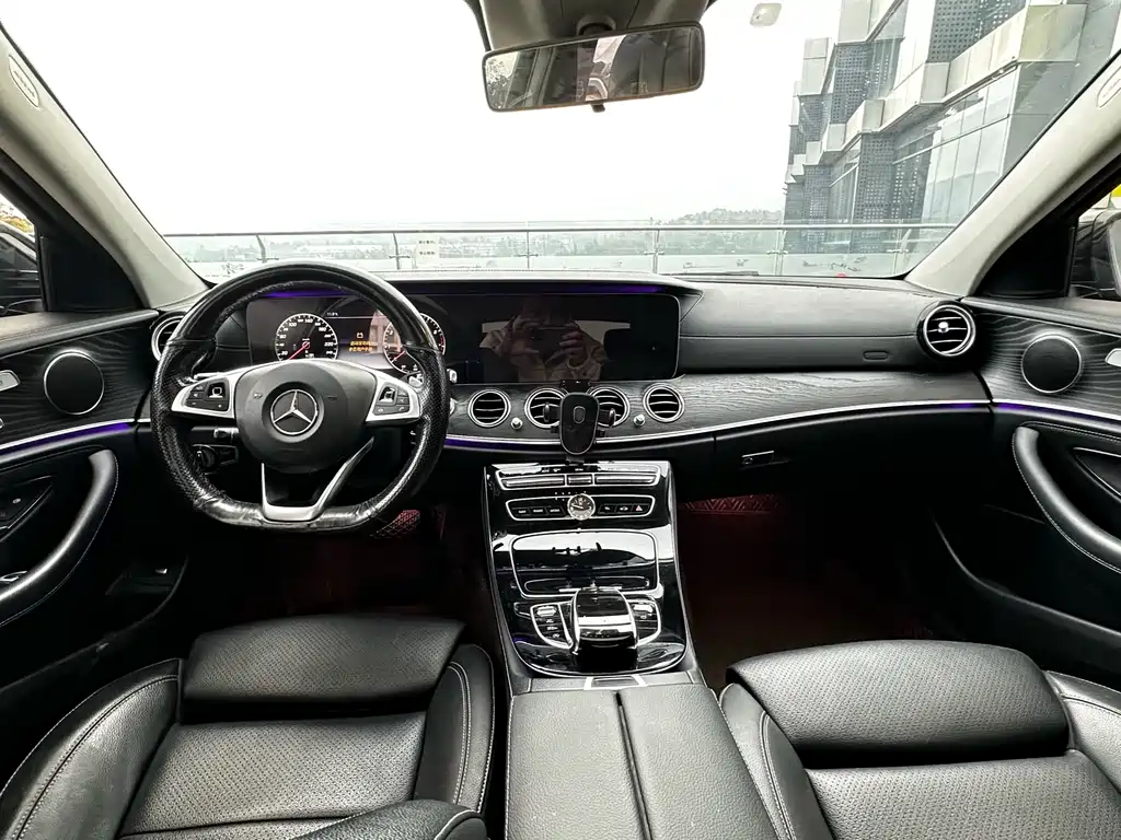 MERCEDES-BENZ E CLASS