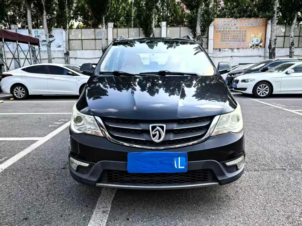 Baojun 730 2014 1.5L MT Comfort 7 мест