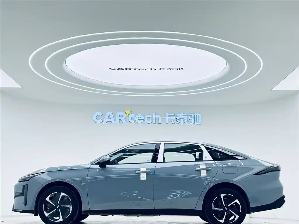 Geely Galaxy Galaxy L6 L6 2025 EM-i 140km +