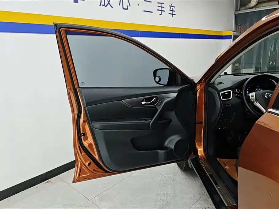 Nissan X-Trail 2014 2.0L CVT Comfort 2WD