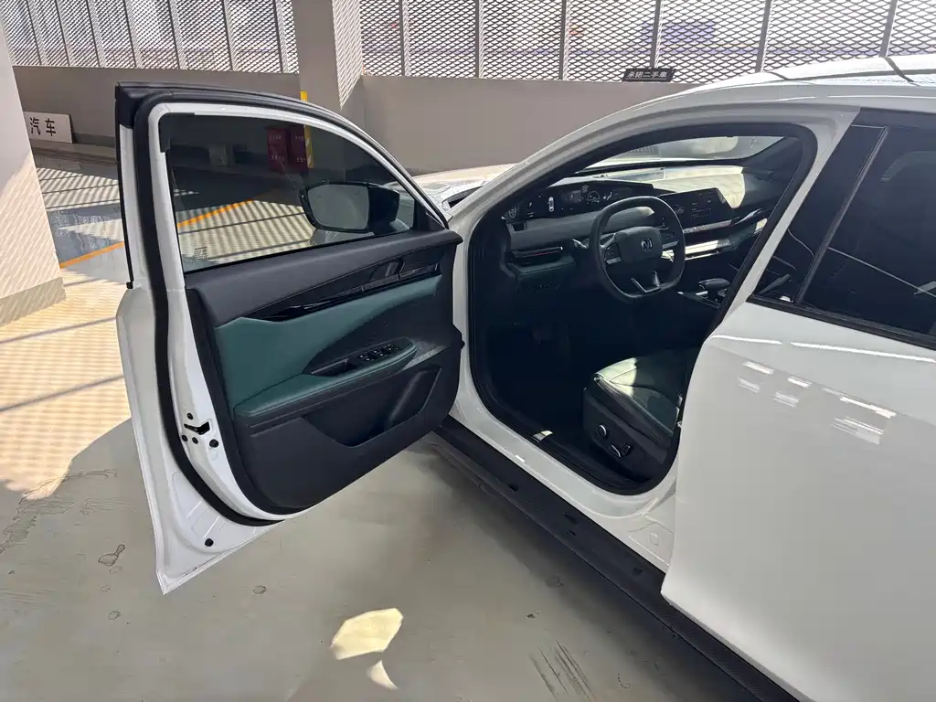 CHANGAN UNI V SMART IDD