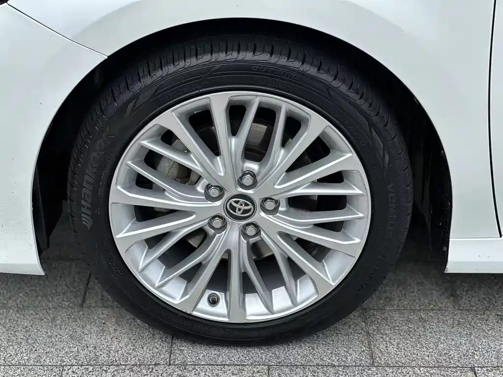 Toyota Camry — миниатюра 16