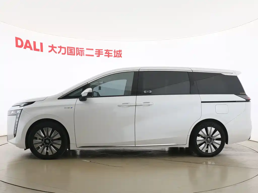 GAC Motor 传祺E8 PHEV — миниатюра 4
