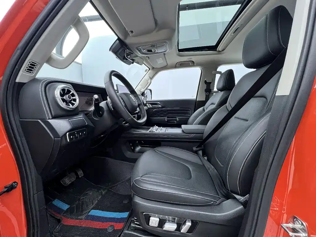 TANK TANK 300 NEW ENERGY