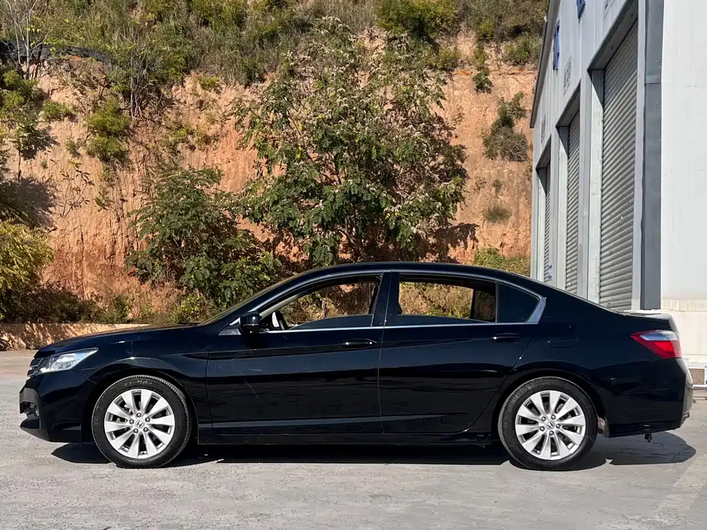 Honda Accord — миниатюра 7