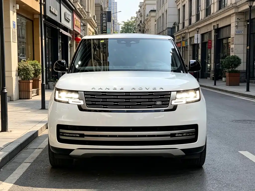 Land Rover Range Rover 2024 3.0 L6 400PS Long Wheelbase