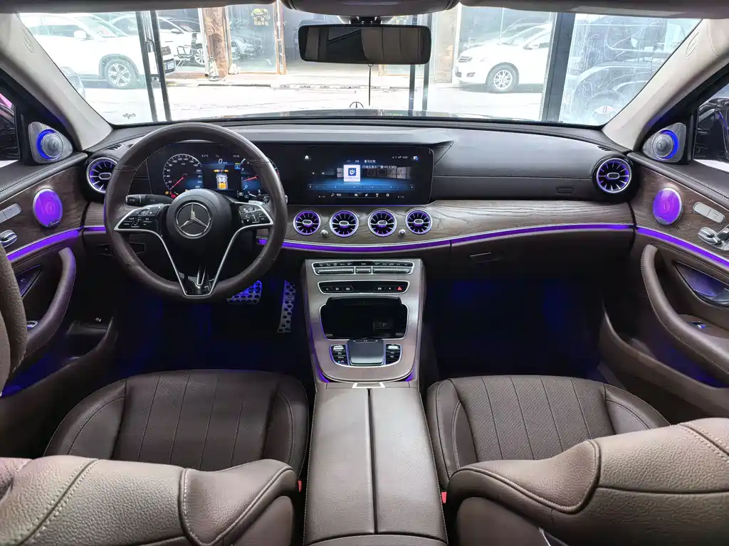 MERCEDES-BENZ E CLASS