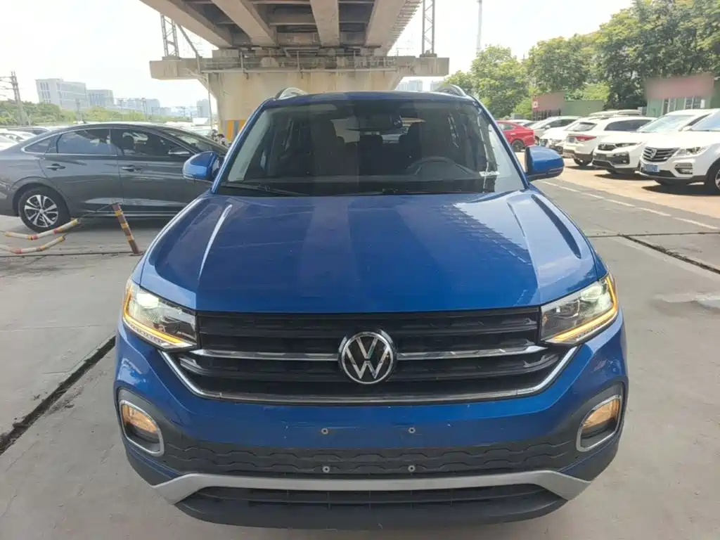 Volkswagen Tacqua 2020 1.5L AT