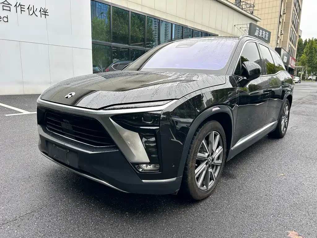 NIO ES8