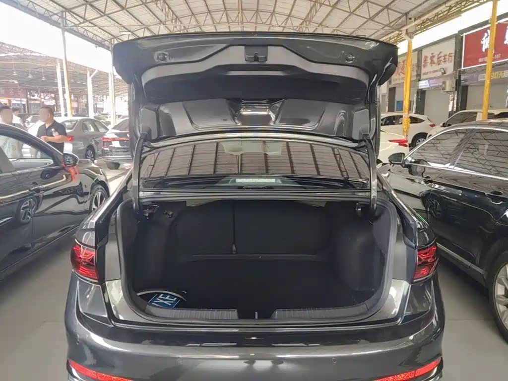 Volkswagen Sagitar — миниатюра 19