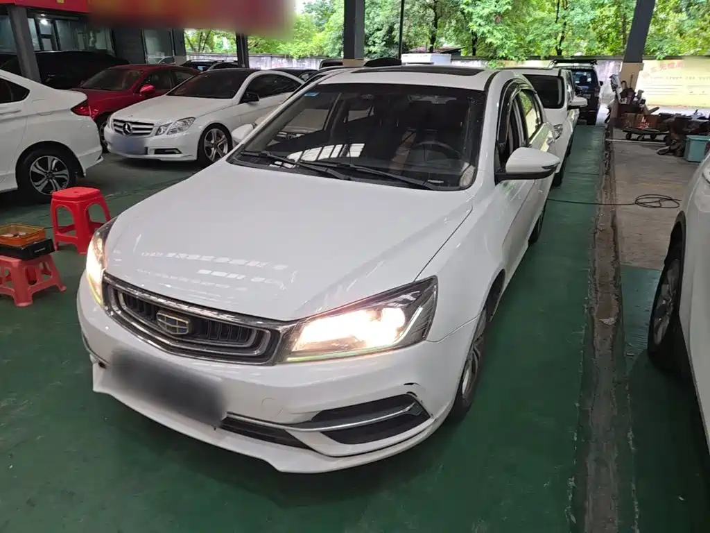 Geely Emgrand — миниатюра 2
