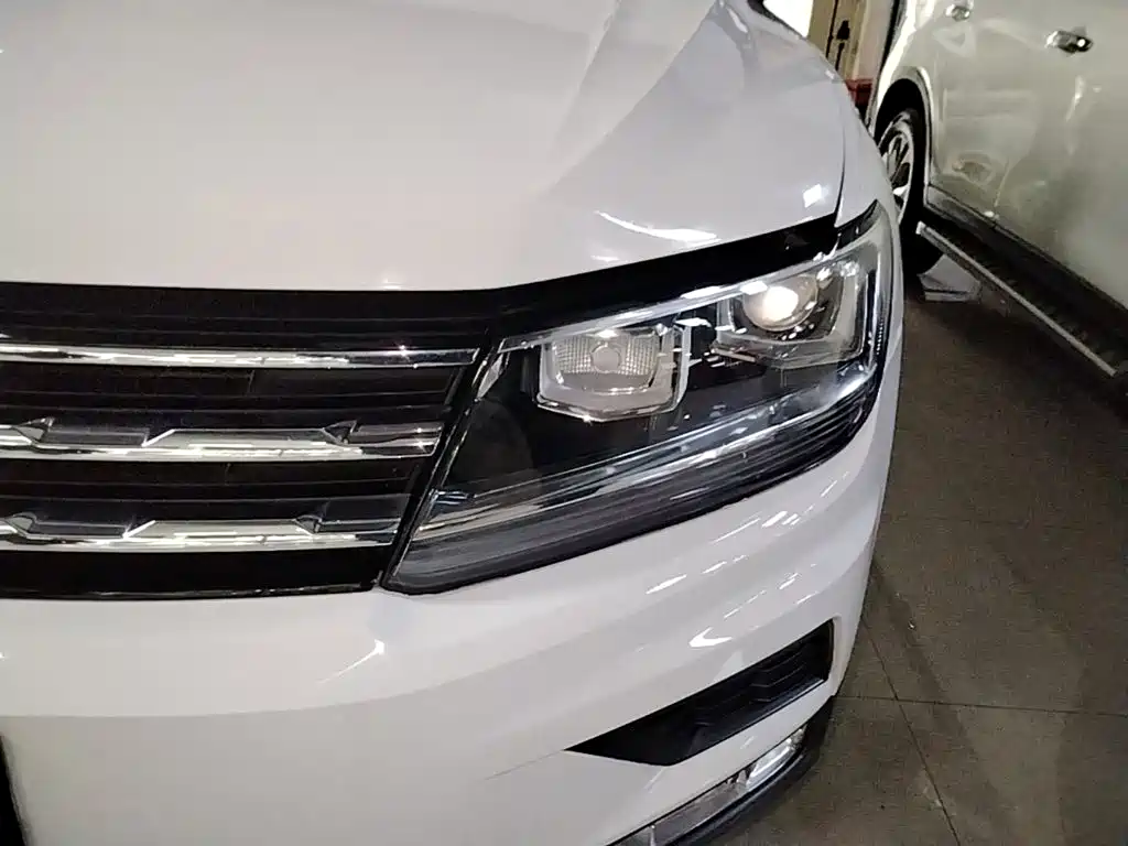 Volkswagen Tiguan L — миниатюра 24