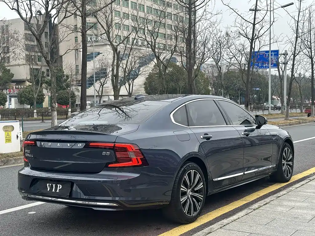 Volvo S90 2023 B5 Luxury