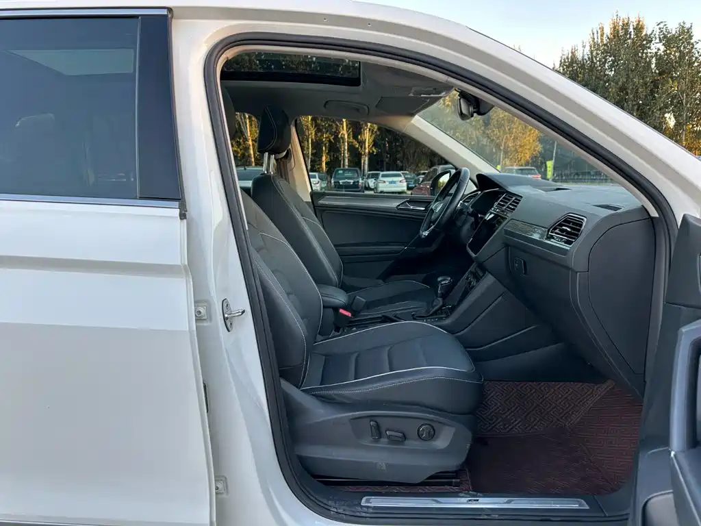 Volkswagen Tiguan L — миниатюра 15