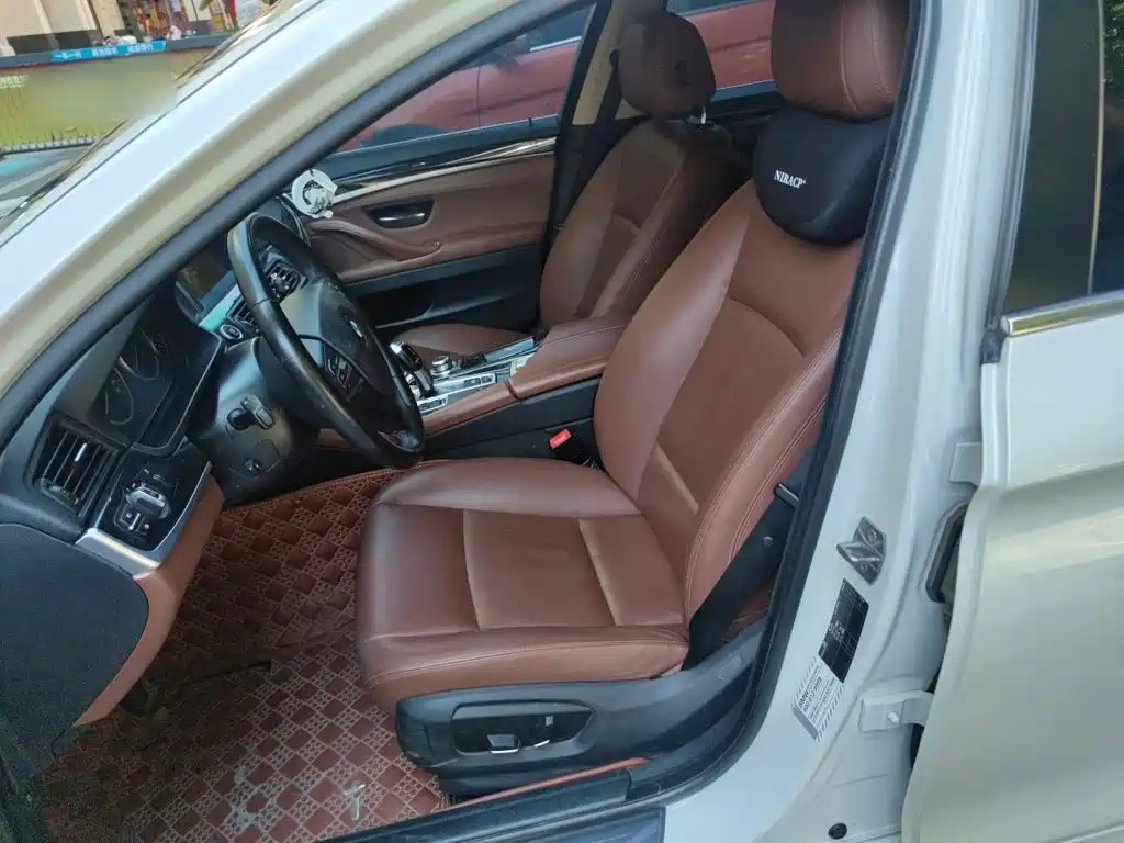 BMW 5 Series — миниатюра 8