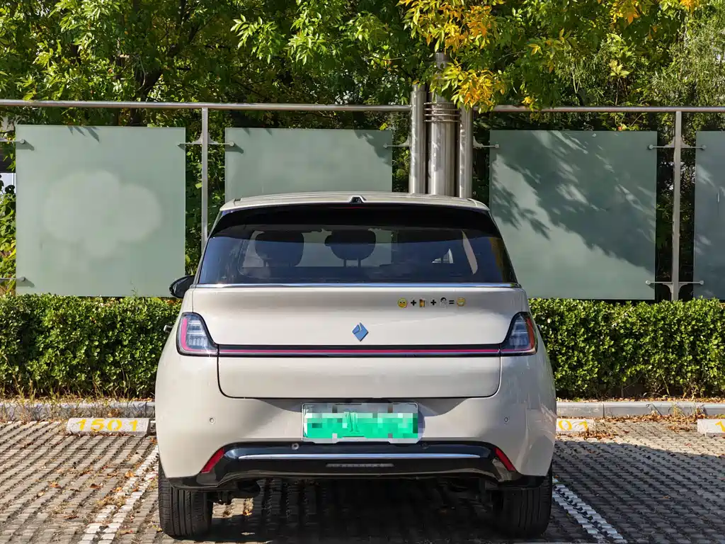 Baojun Yunduo — миниатюра 4